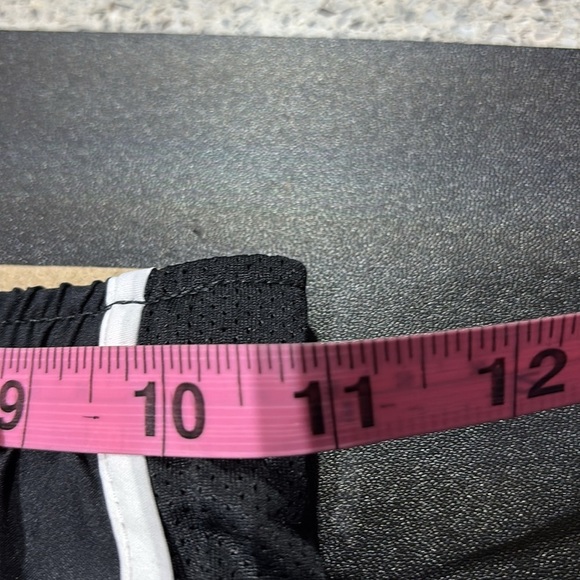 Nike Dri-Fit Standard Fit running shorts,panty lined,elastic drawstring waist - Picture 13 of 14